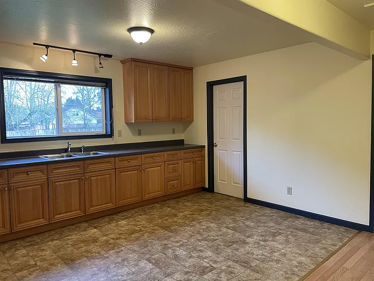 4355 River Road - K5- F — Photo 6
