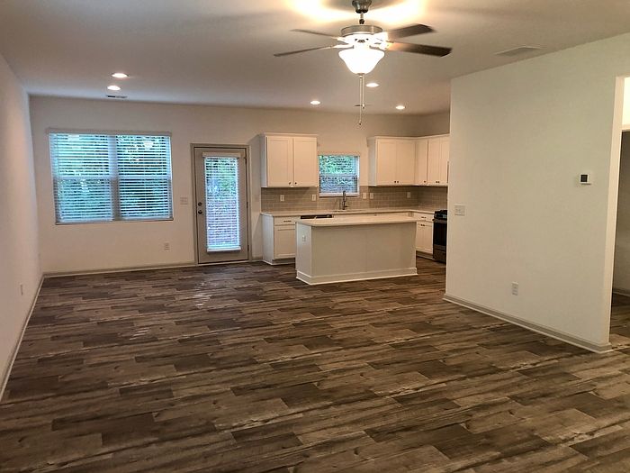2nd image of 74 Wesley Way S