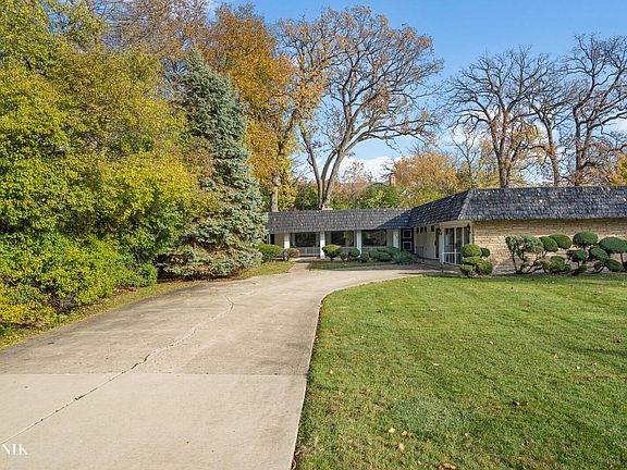 2nd image of 117 Crab Apple Ln