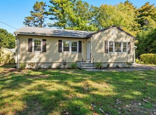 15 Taunton St, Bellingham, MA 02019