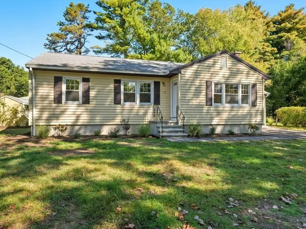 15 Taunton St, Bellingham, MA 02019