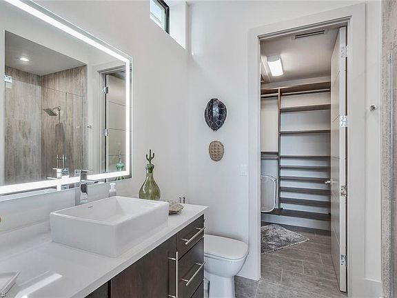 4th image of 271 Palermo Cir