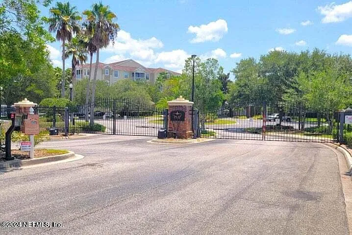 7801 Point Meadows Dr #2101 — Photo 29