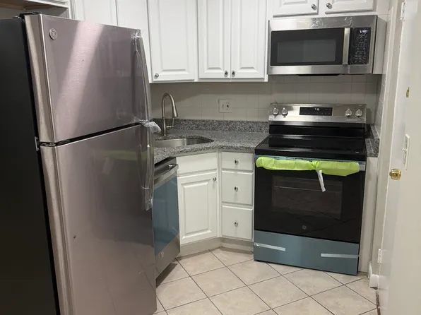 21 Staples Ave APT 25, Everett, MA 02149