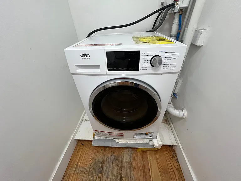 79 Bergen Ave #1E — Photo 7