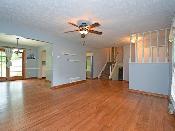 5th image of 8761 Ashbrook Dr