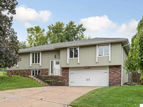 2220 S 164th Cir, Omaha, NE 68130