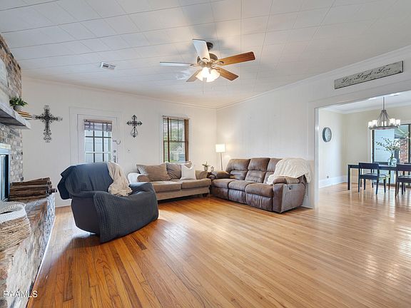 3rd image of 108 Trotter St