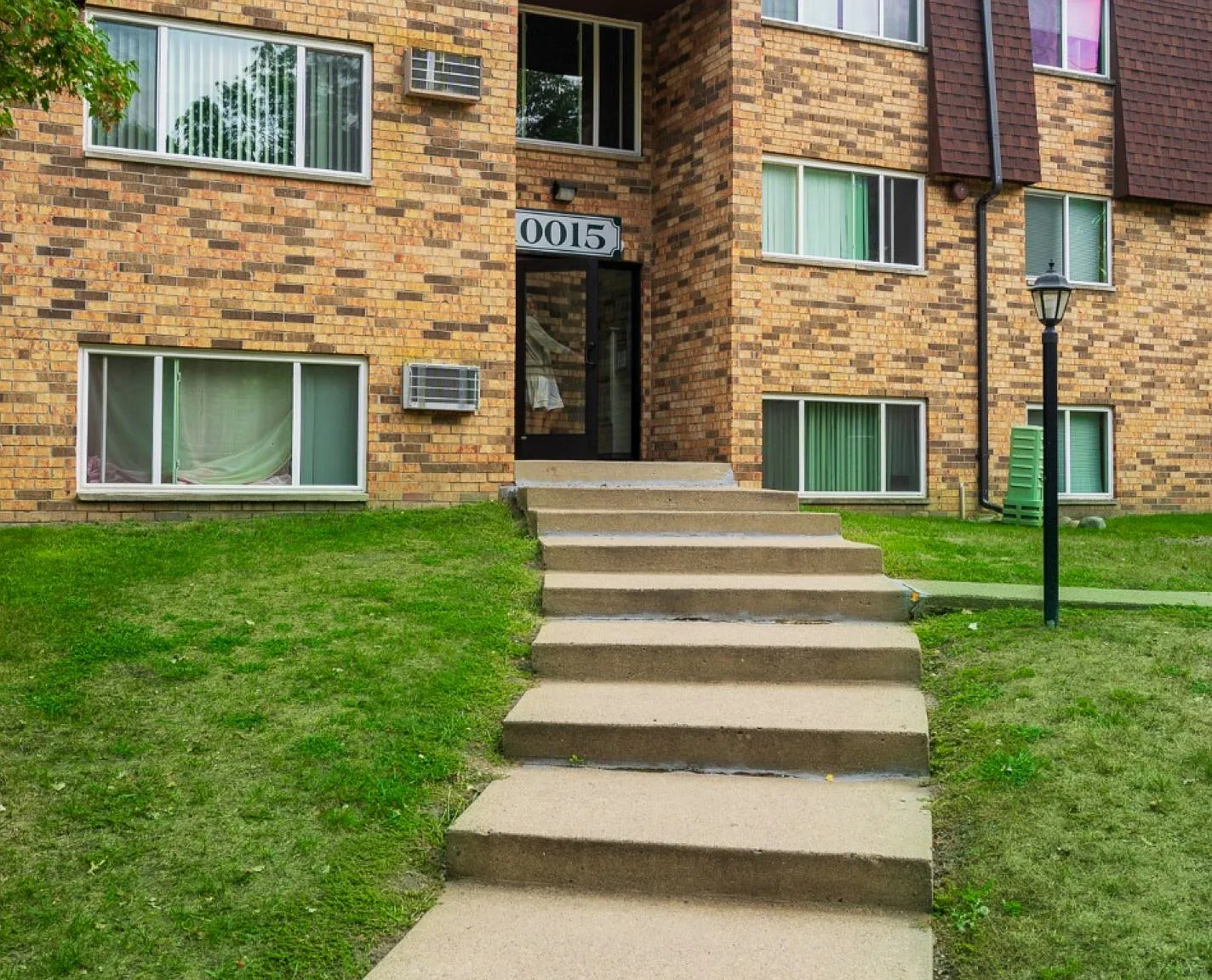 Drake Apartments — Photo 3