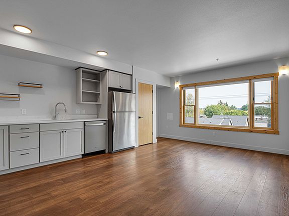 3rd image of 1278 SE Marion St #975-402