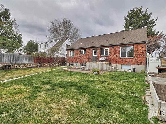 Shared Back Yard space