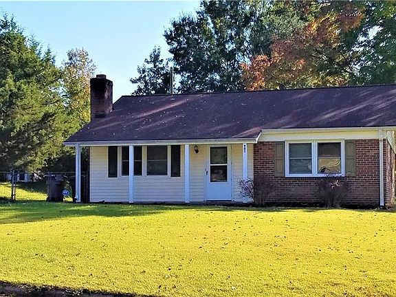 2nd image of 903 Munster Ave