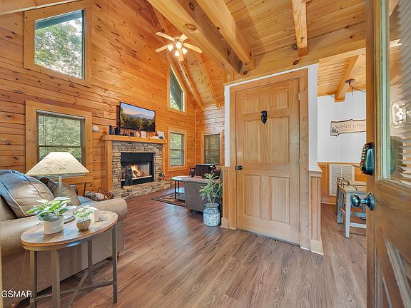 4th image of 709 Gray Hawk Way