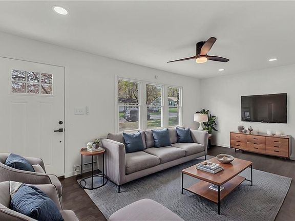 5th image of 1006 NE 67th St