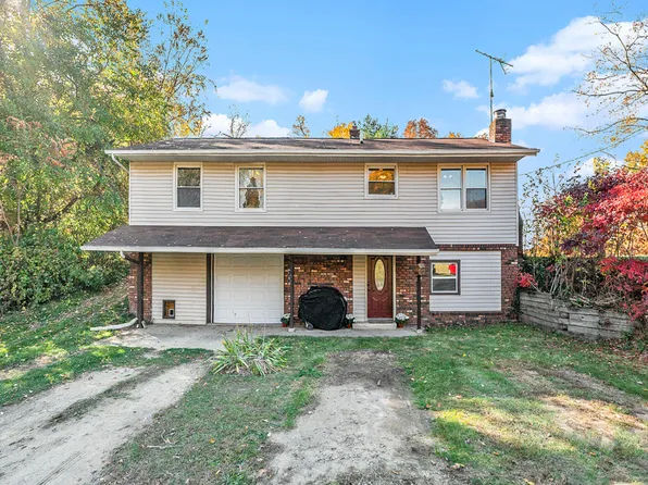 1695 Pifer Rd, Delton, MI 49046