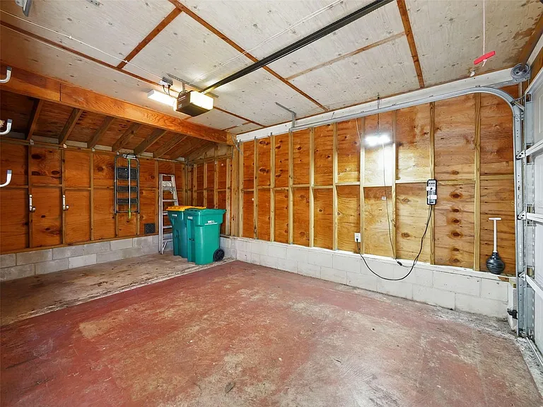 1426 Crestview Dr — Photo 33