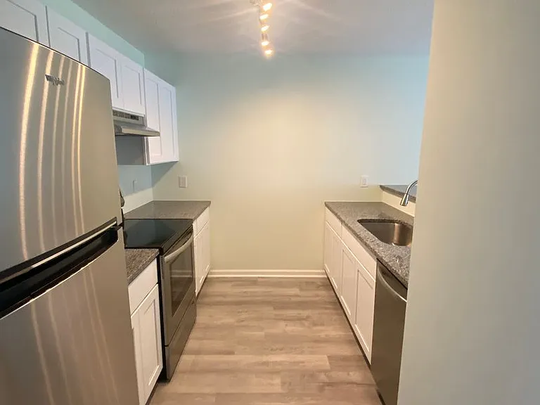 Ocean Highway Apartments — Photo 19