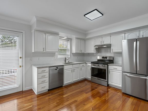 2nd image of 69 Waller Ave #B
