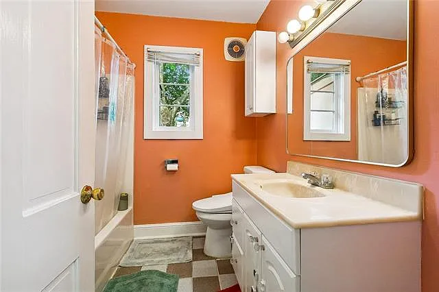 712 Harmony St — Photo 8