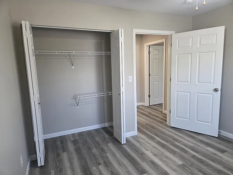 Willow Grove Apartments — Photo 27