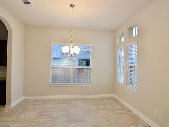 5th image of 4115 Graham Heights Ln
