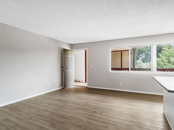 3rd image of 7 Cantril St APT D