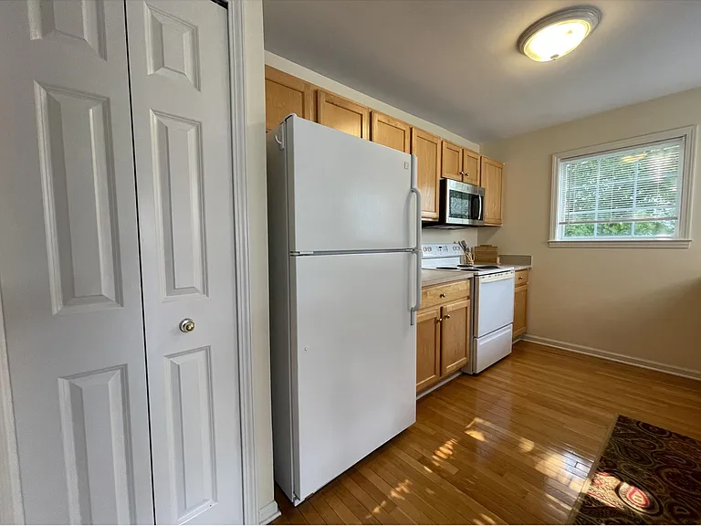 2806 Barclay Way — Photo 5