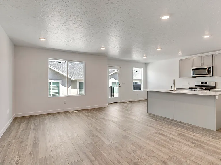 8620 W Bowie Dr — Photo 4