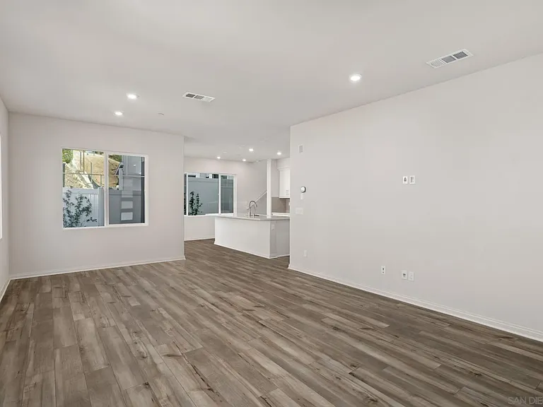 1523 Wingwood Ln — Photo 8