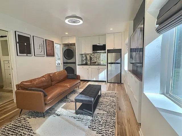 1 bed, 400 sqft, $1,500 — Photo 1
