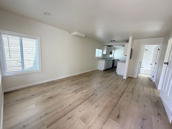 5th image of 3340 Yosemite Ave