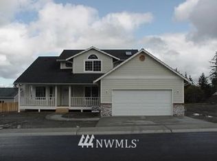 1940 SW 17th St, Oak Harbor, WA 98277
