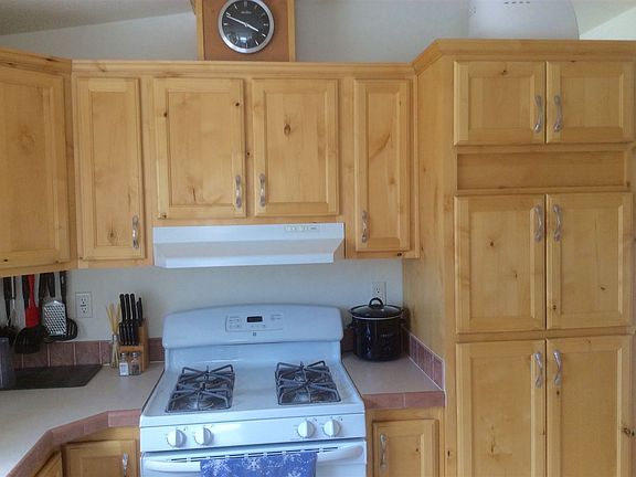 4th image of 155 N Willow Creek Ln