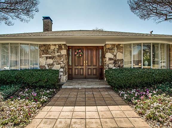 2nd image of 4546 Laren Ln