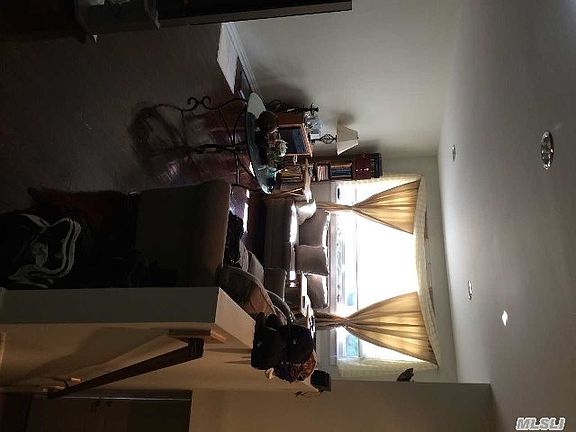 3rd image of 22434 Kingsbury Ave