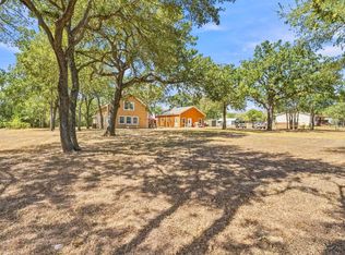 172 Heritage Oaks Dr, Cedar Creek, TX 78612