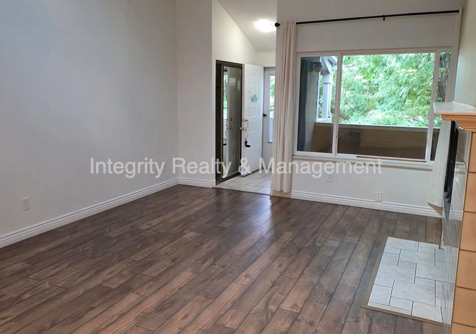 2 Bed/2 Bath, 1238 Sqft - 1782 Trenton St Unit 6 — Photo 4