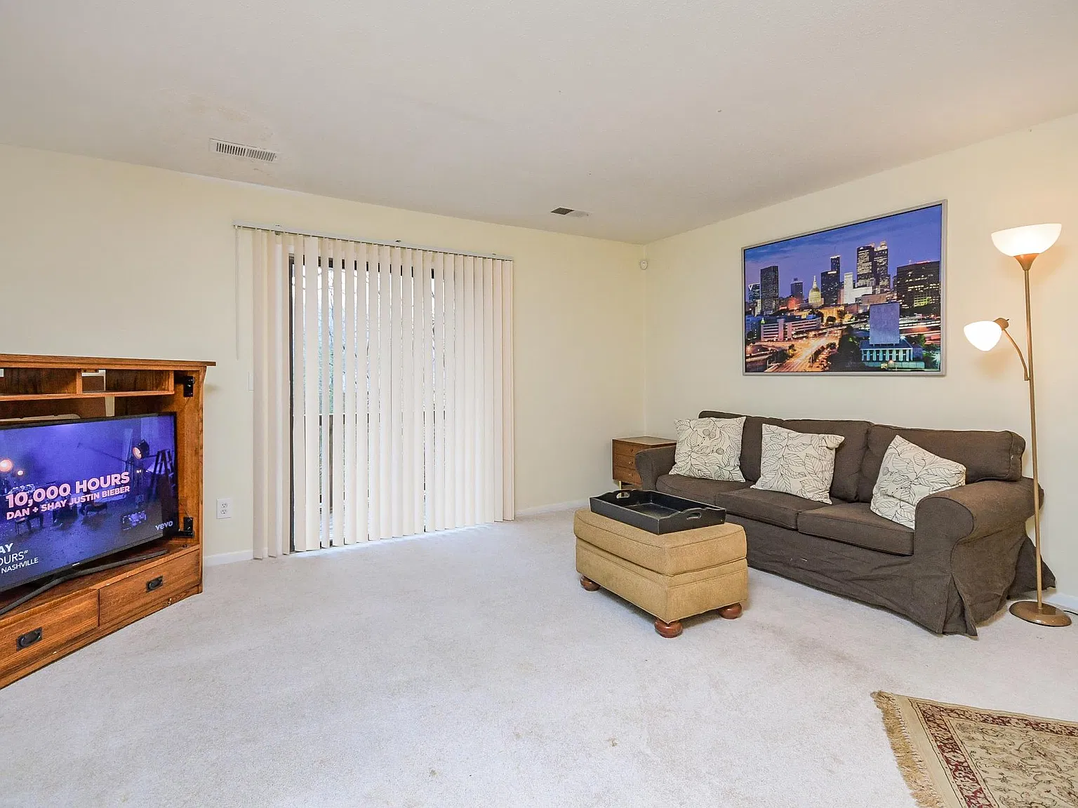 3607 Woodbriar Cir — Photo 1