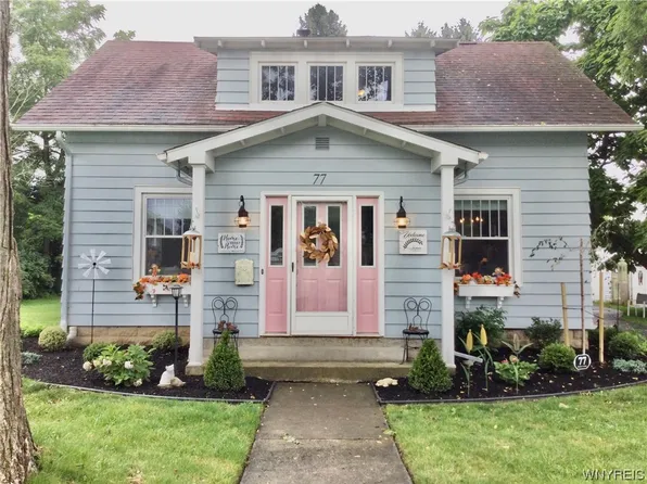 77 Pardee Ave, Lancaster, NY 14086