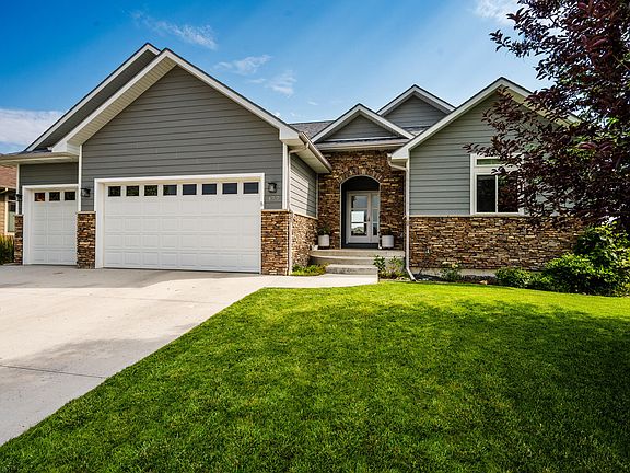 2nd image of 477 Bluebird Ln
