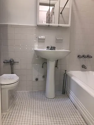 Rented by Abba Realty Associates INC | media 10