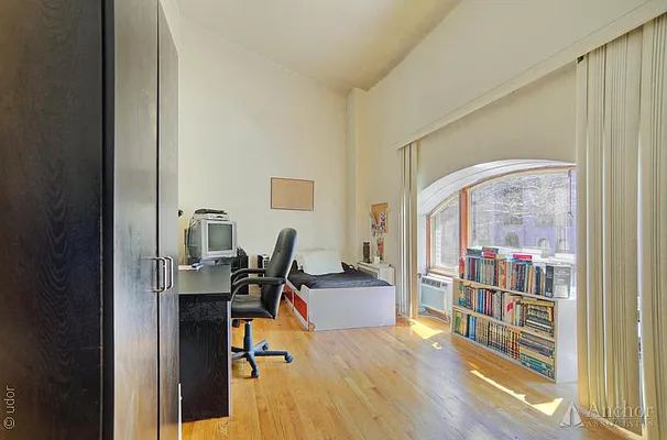 Sold by Anchor Associates | media 4