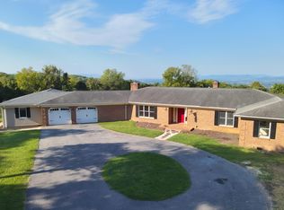 282 Gray Fox Ln, Lexington, VA 24450