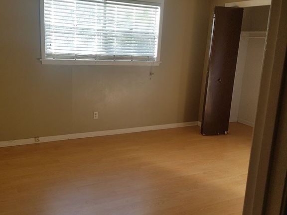 3rd image of 1320 Barak Ln APT C