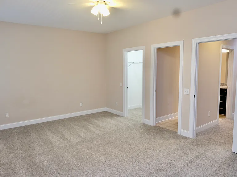 10220 Vanguard Pkwy — Photo 46