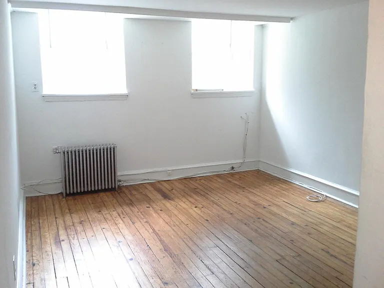 Living room/Eating areas