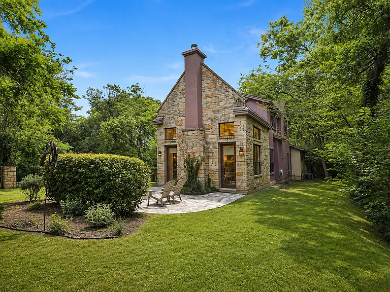 2309 Kinney Rd — Photo 4