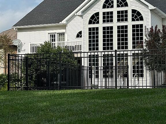 4th image of 5455 Brook Run Ave NE