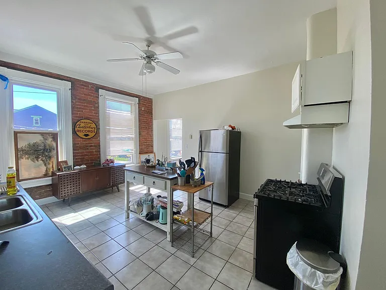 2-1008 Lee St #2 — Photo 4