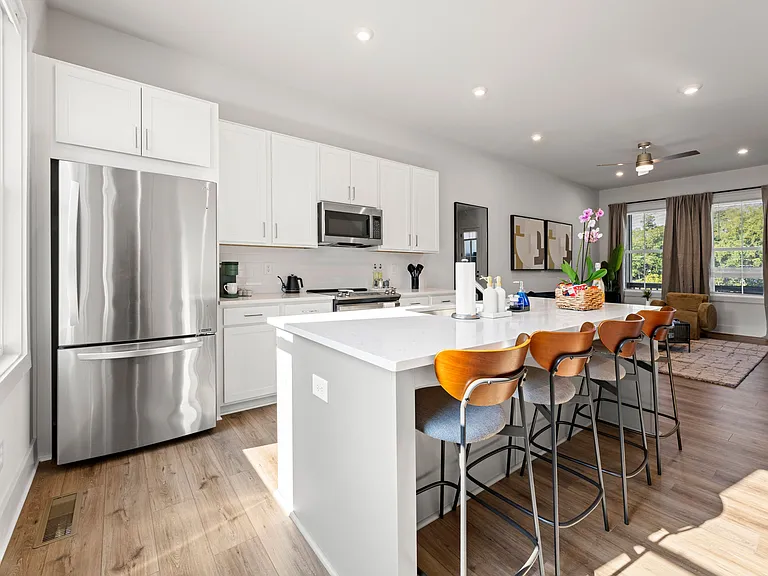 1389 Cozy Ct SE — Photo 4